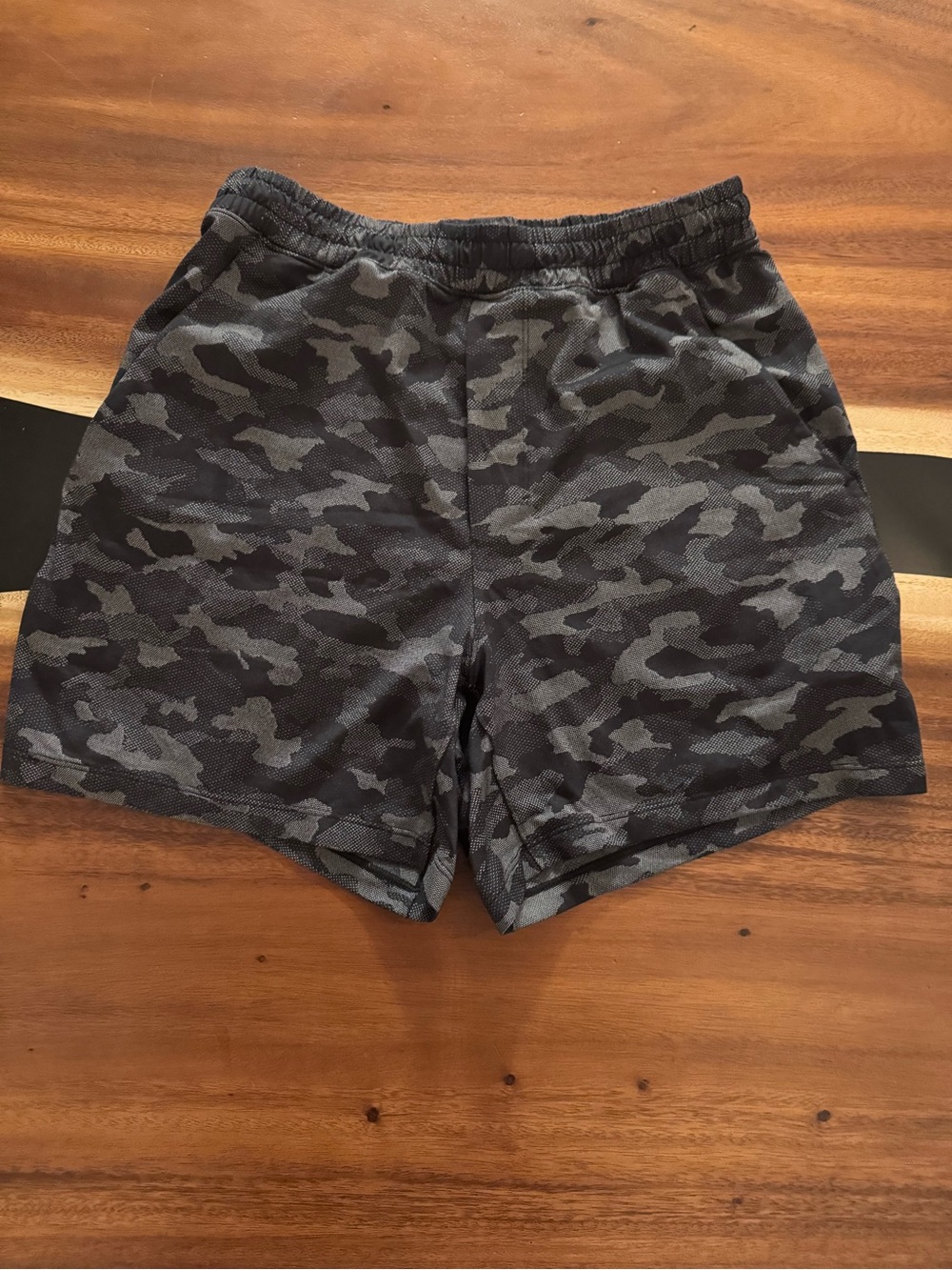 lululemon athletica Men's Camouflage Athletic Shorts - Gray/Black
